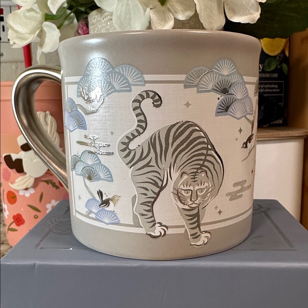 Starbucks Korea Hojakdo Ceramic Mug, Limited Edition - Picture 4 of 7